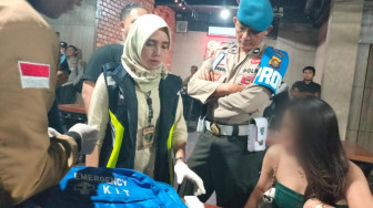 Polisi Ciduk Wanita Cantik Pakai Narkoba